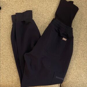 Figs Maternity Elastic-Waist Tech Joggers with Pocket